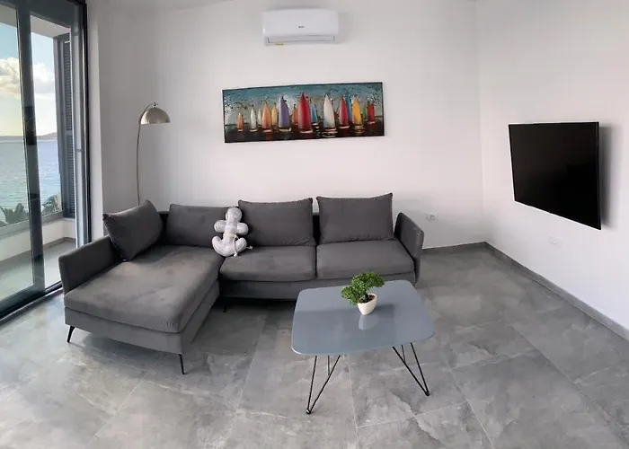 Palms & Maslenica شقة *