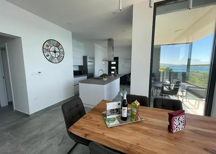 Palms & Maslenica * 야세니스