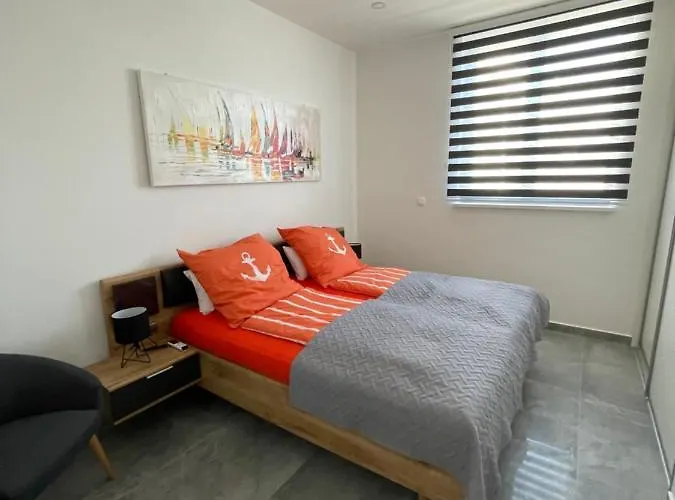 Palms & Maslenica شقة